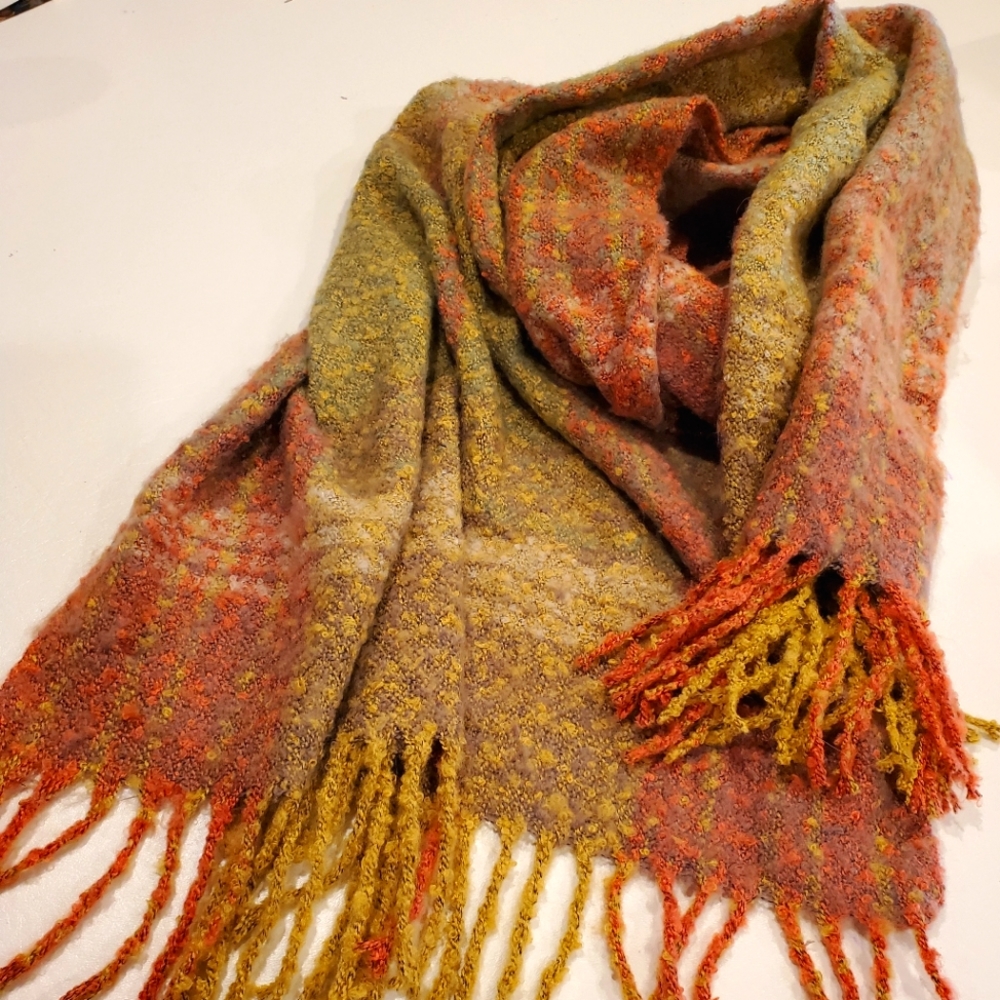 Boucle plaid scarf